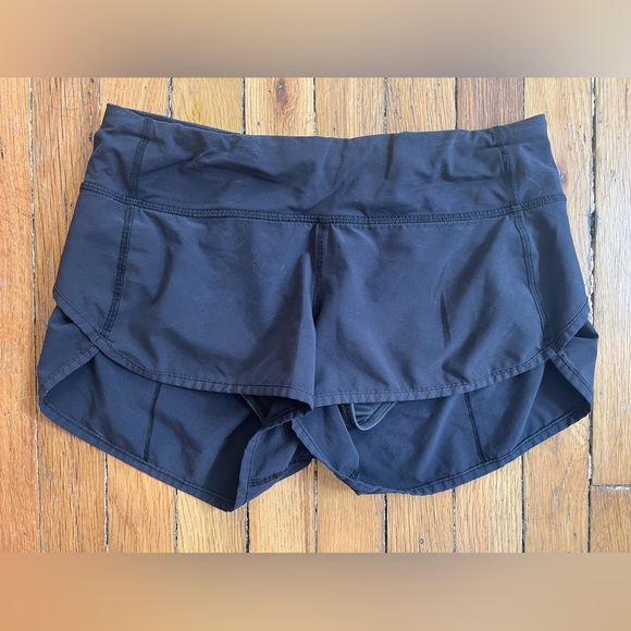 Lululemon Speed Up Shorts - Picture 3 of 6